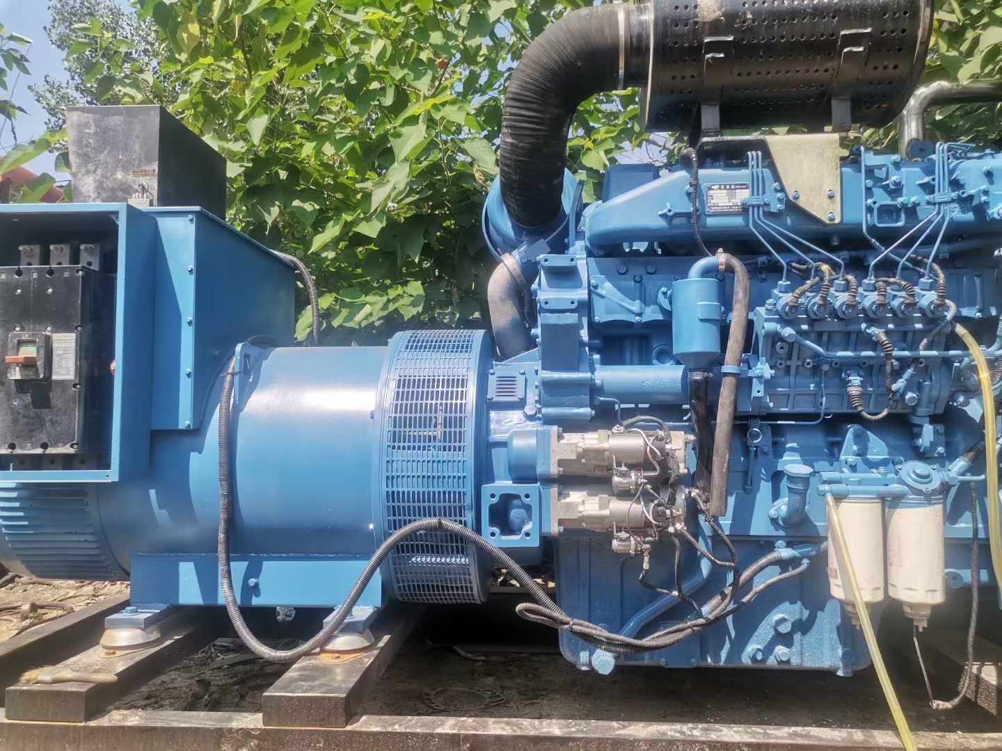 五指山详细说明降低 800kW 柴油发电机输出电流波动的方法