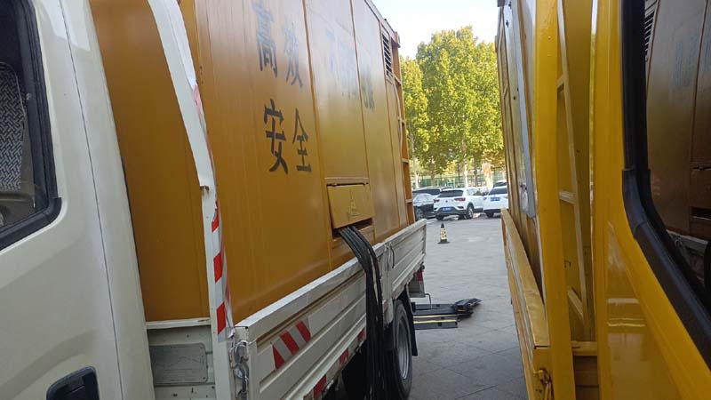 五指山如何判断柴油发电机组和UPS电源的切换时间是否符合要求？